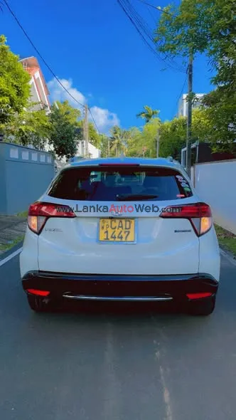 HONDA VEZEL Z GRADE — 2014 photo 5 in Matara, Matara