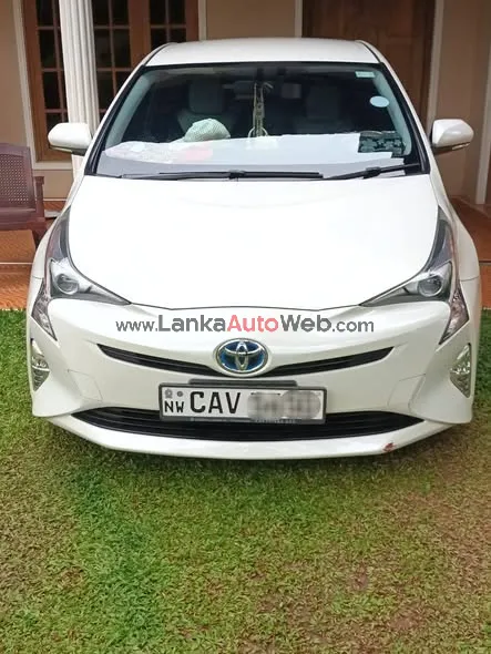 Toyota Prius 4th Generation 2016/2017 photo 5 in Dehiwala, Colombo