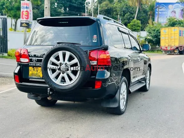 Toyota V8 අතට-59.75 photo 2 in Colombo 1, Colombo
