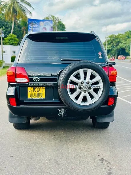 Toyota V8 අතට-59.75 photo 3 in Colombo 1, Colombo