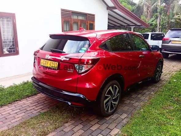 HONDA VEZEL RS SENSING photo 2